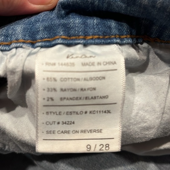 Kancan distress jeans shorts size 9/28. - Picture 3 of 9